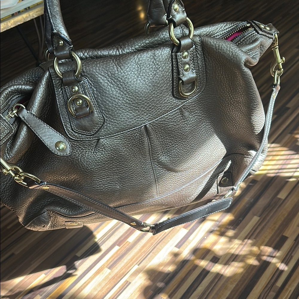 Coach Gold Purse - Picture 5 of 6
